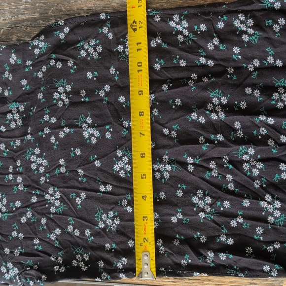 Floral Wide Leg Cropped Jumpsuit Medium Black Faux Wrap Culotte Rayon - Picture 17 of 17